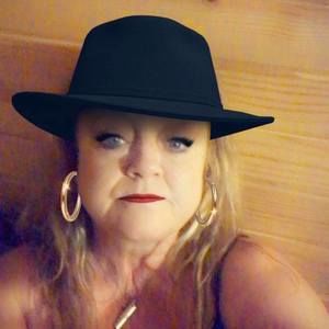 Meet your Posher, Alisa